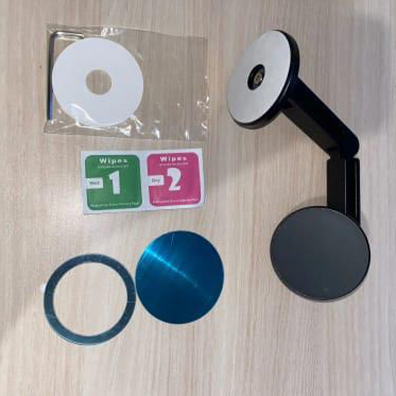 BaseHolder, suport magnetic pentru telefon