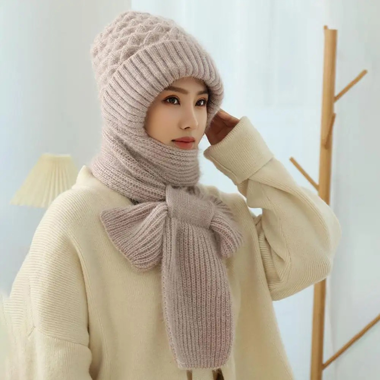 CapScarf, căciulă de iarnă pentru femei cu fular atașat - Image 2