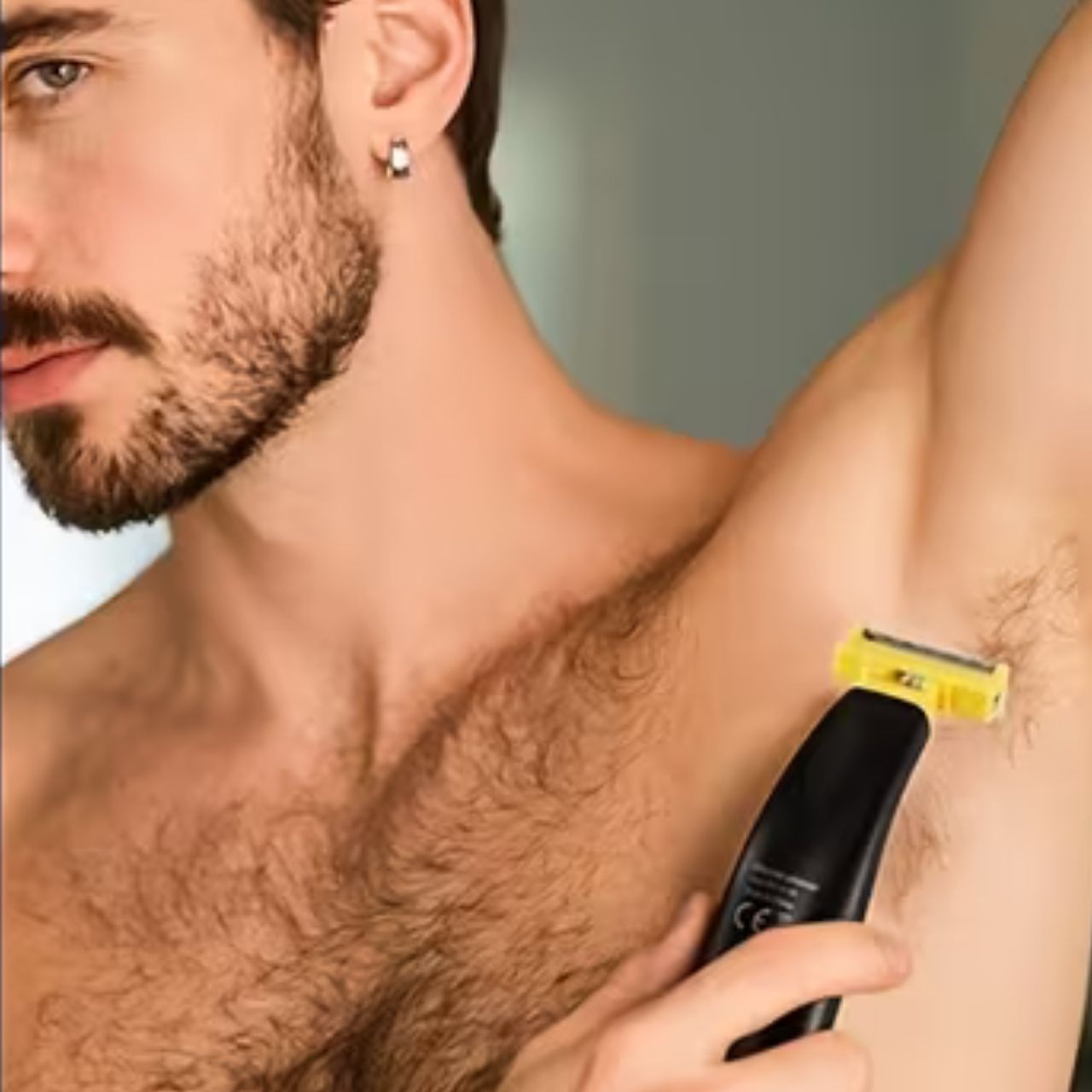FullBodyShaver, aparat de ras electric pentru barbă și corp