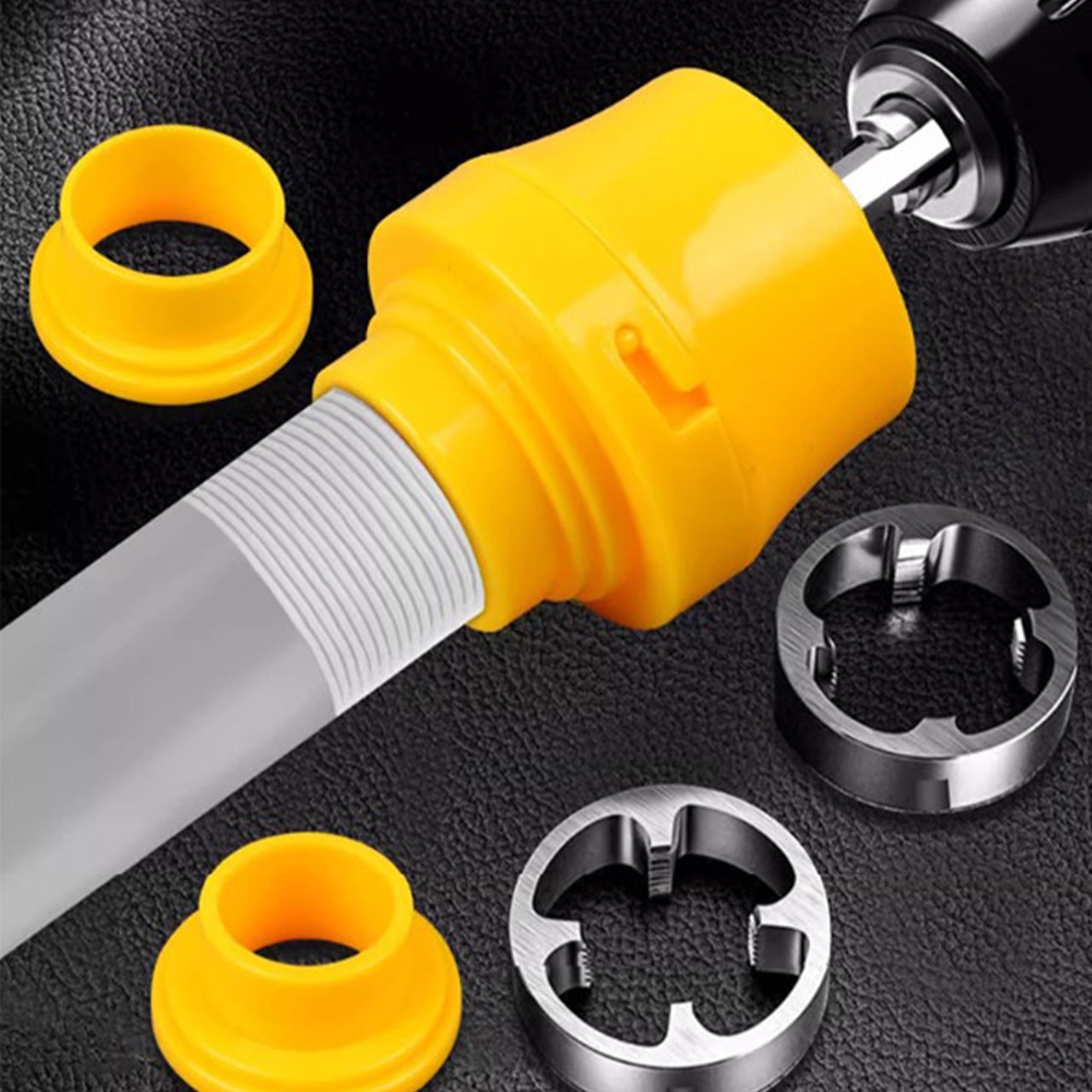 Include tăietoare de țevi cu diametre de 20 mm, 25 mm și 32 mm, oferind flexibilitate pentru diferite proiecte.